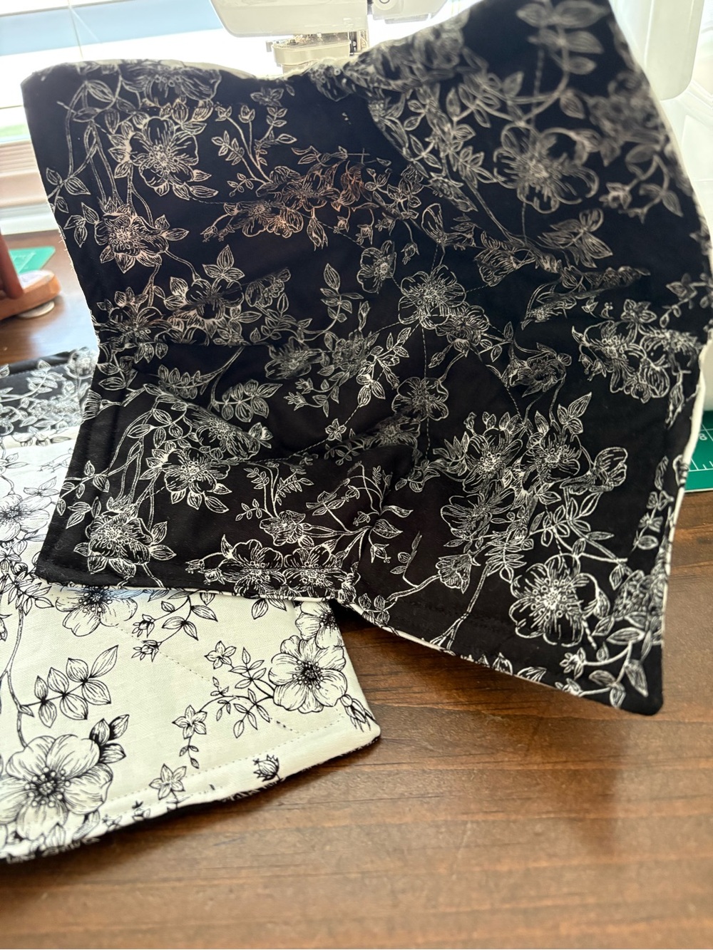 Black & white print potholder set and bowl cozy